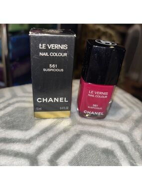 Chanel Le Vernis Nail Colour 561 Suspicious.  13ml.  New!
